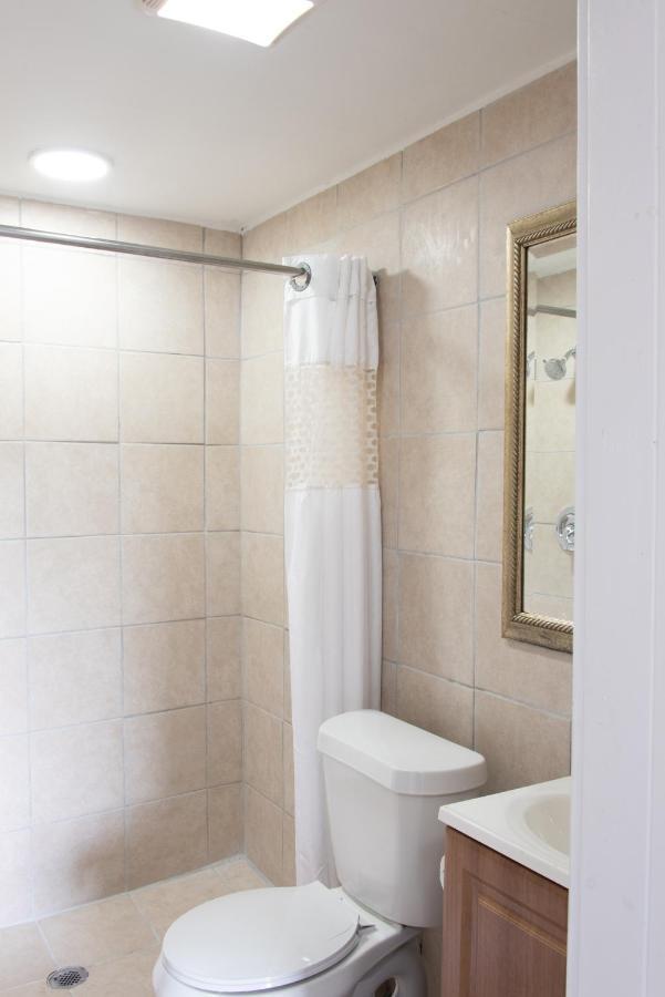 American Inn Baton Rouge Bagian luar foto